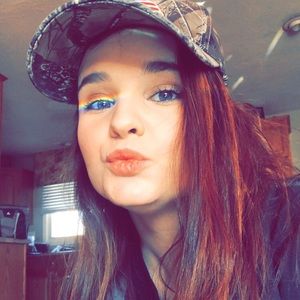 Meet your Posher, Chloe